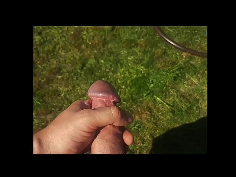 ❤️ Vruća zgodna jebe svoju ružičastu macu i svršava špricom u ljetnoj bašti ️ Super porno na bs.filmexxx18.ru ️❤